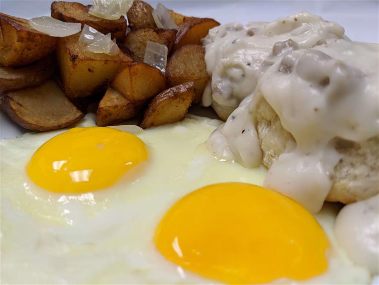 FowlerStGrill's tweet image. Start your day off right with Fowler Street Grill's Country Breakfast 🍳😋! Who can resist a fluffy biscuit smothered in sausage gravy, paired with 2 fresh eggs &amp;amp; home fries? #FowlerStreetGrill #CountryBreakfast #DeliciousStart