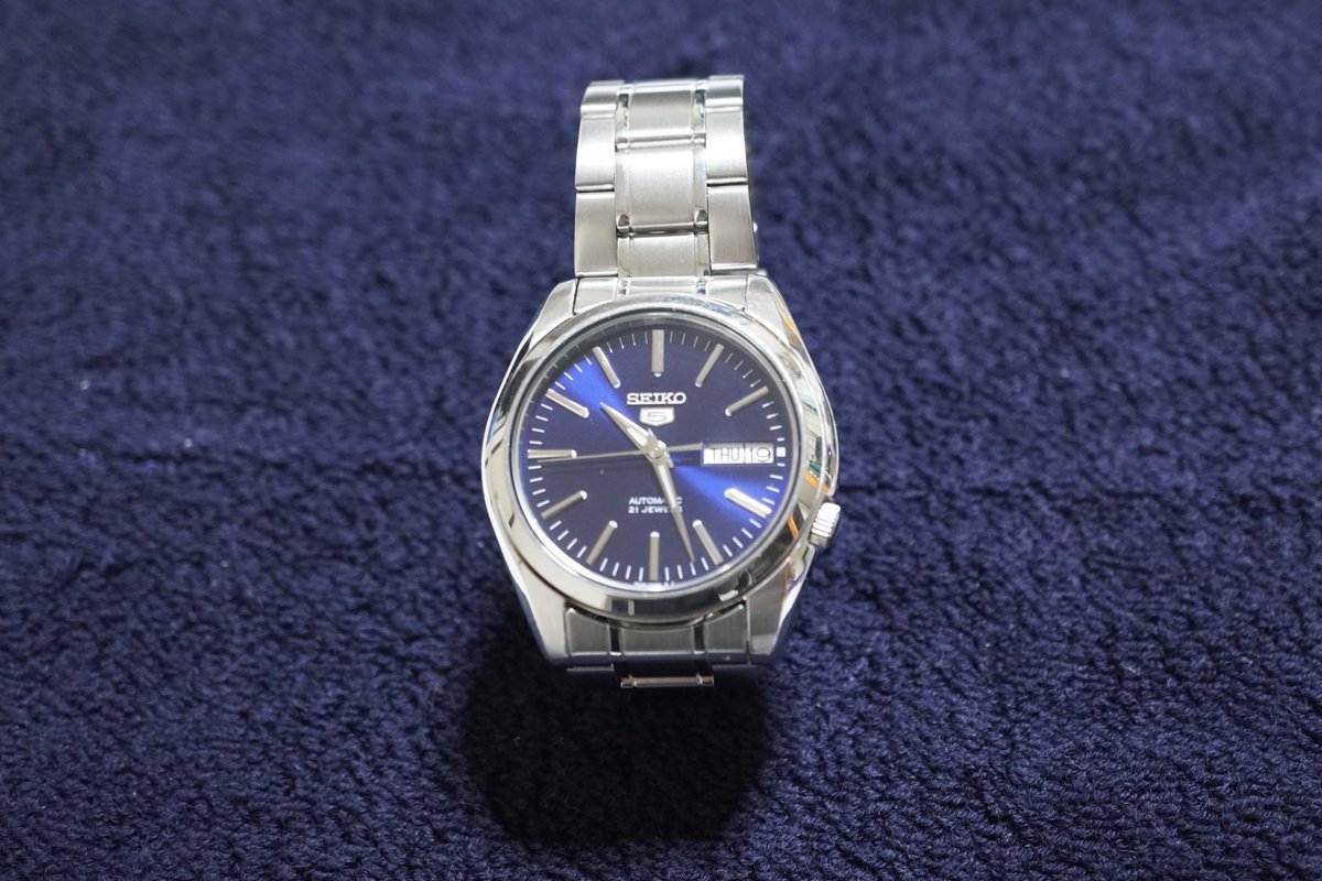 見た目は普通の腕時計どころか、機械式の自動巻きなのにスマート