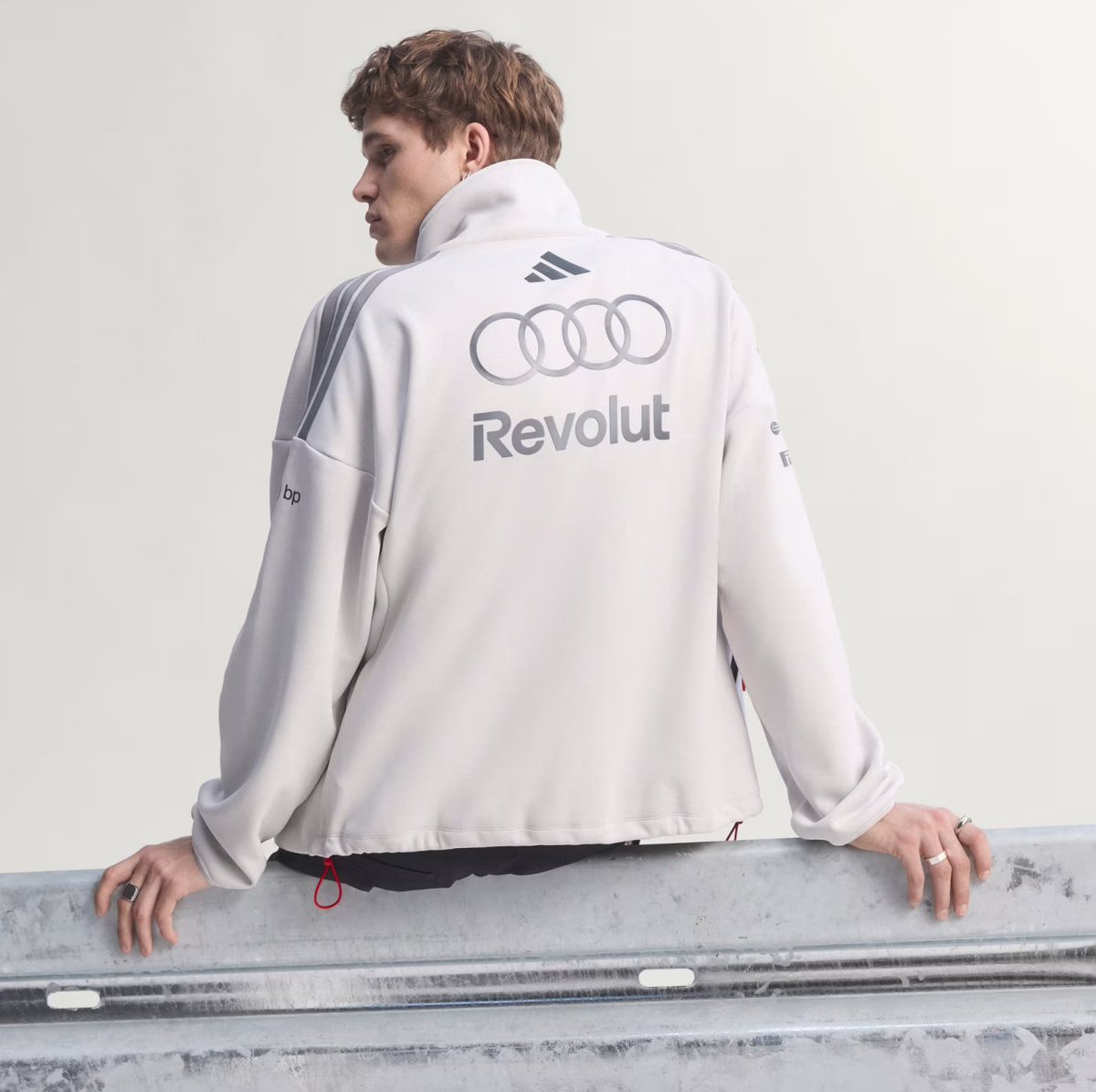 SOLELINKS's tweet photo. Ad: Audi Revolut F1 Team x adidas Collection 

Adizero EVO SL:https://t.co/uz8TmTyUER
Barreda Decode:https://t.co/cUG0D8WC0M
Slides:https://t.co/BAveI6do4b
Collection:https://t.co/jixEW3h2eN https://t.co/PG54xLc7pe