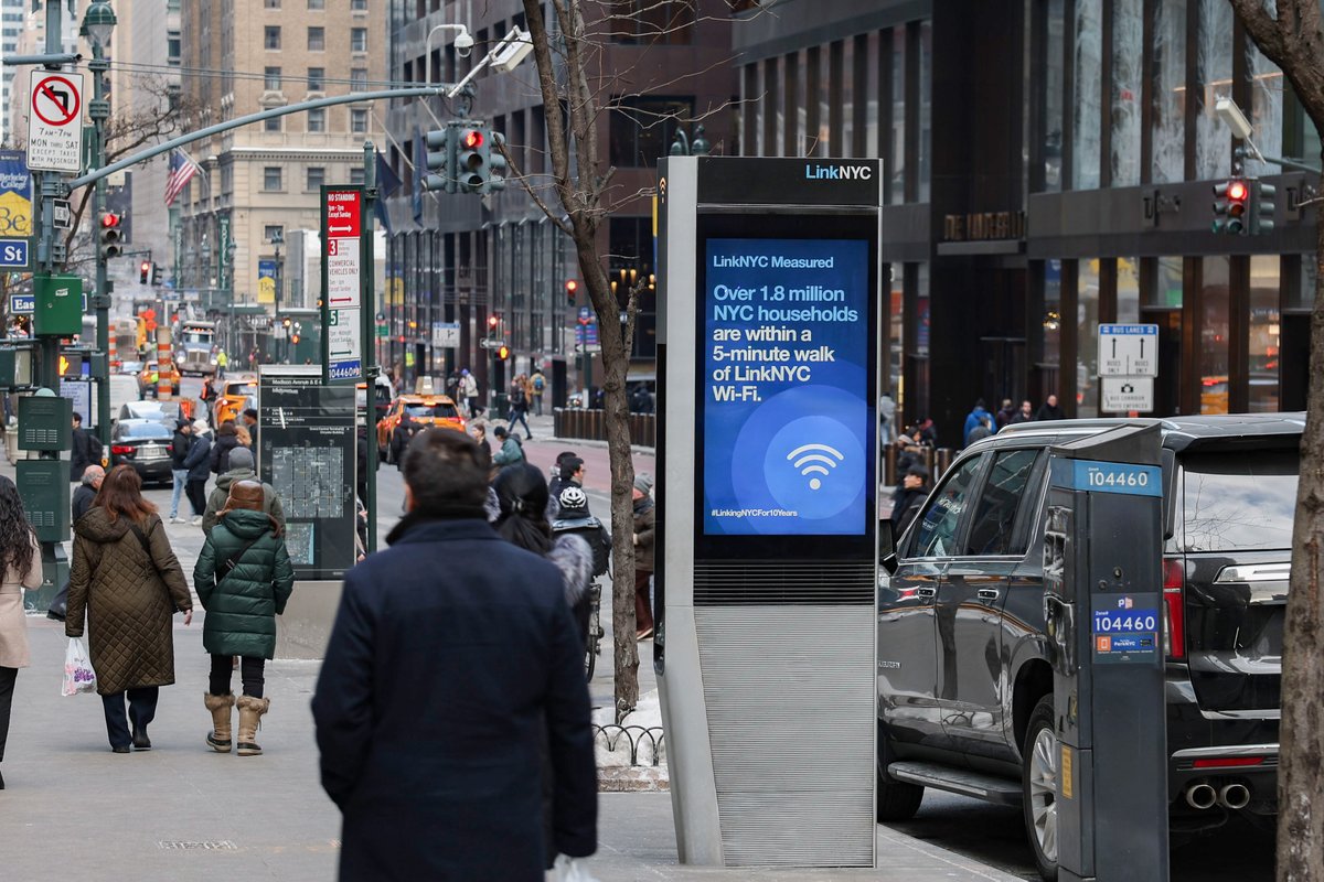 LinkNYC tweet media
