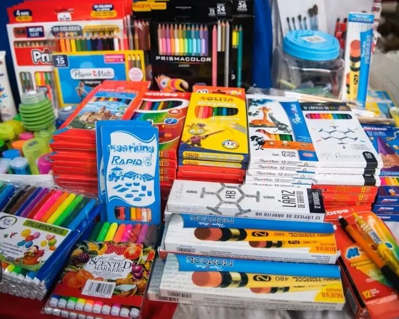 El Gobierno Provincial abonará mañana,el importe correspondiente al complemento educativo para los hijos de los empleados estatales que se encuentren en edad escolar. La medida abarca a 31.000 trabajadores y a 60.000 chicos que cursan inicial, primario y secundario. <a href="/GobSantaFe/">Gobierno de Santa Fe</a>