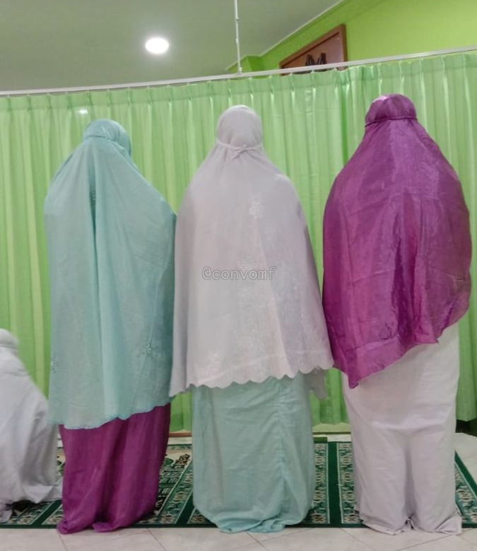 KOS (komunitas orang sinting ) tweet media