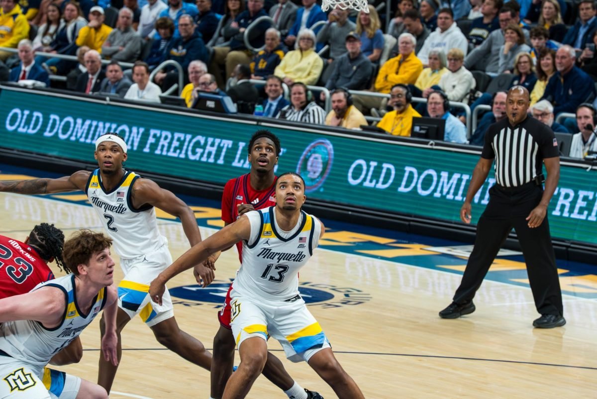 Marquette led St. John's 56-50 with just under 12 minutes to go. 

The Golden Eagles lost 76-70 after their offense again stagnated in crucial minutes down the stretch. #mubb

Story by <a href="/MatthewBaltzMU/">Matthew Baltz</a>: tinyurl.com/j64cxhw7