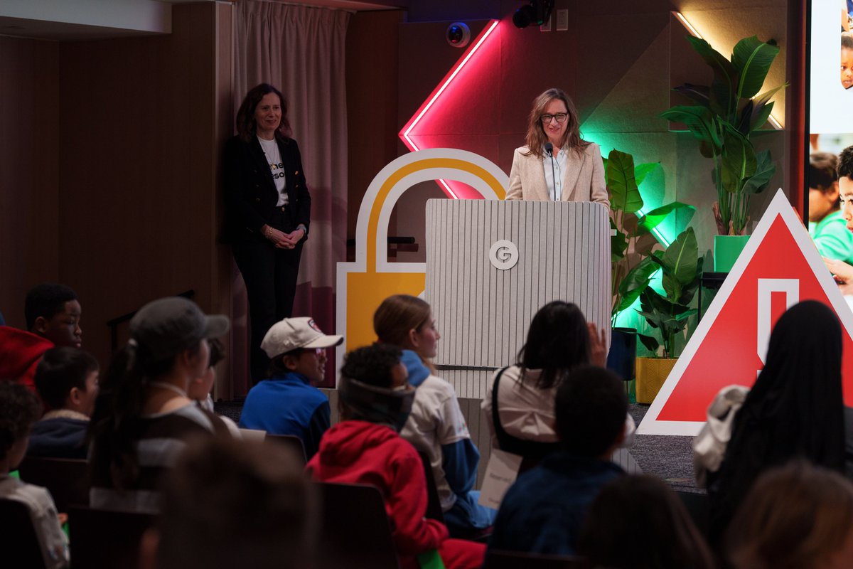 Google Canada tweet media