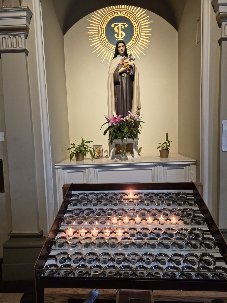 Joan Ellis tweet media