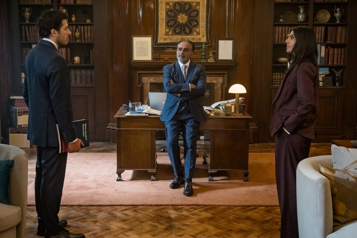 TVStreamingWeek's tweet image. BBC1 legal drama #TheSplitUp will be on our screens soon, following the lives and loves of a family running a law firm in Manchester. Here's an early look and read all about it in TV&amp;amp;Satellite Week later this year!

Pic credit: Sister &amp;amp; Little Chick