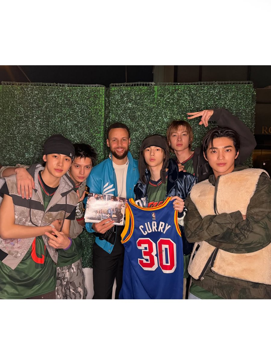zhaoyufancokr's tweet image. [260219] CORTIS Instagram Update with Stephen Curry

the GOAT💙

#CORTIS #코르티스
