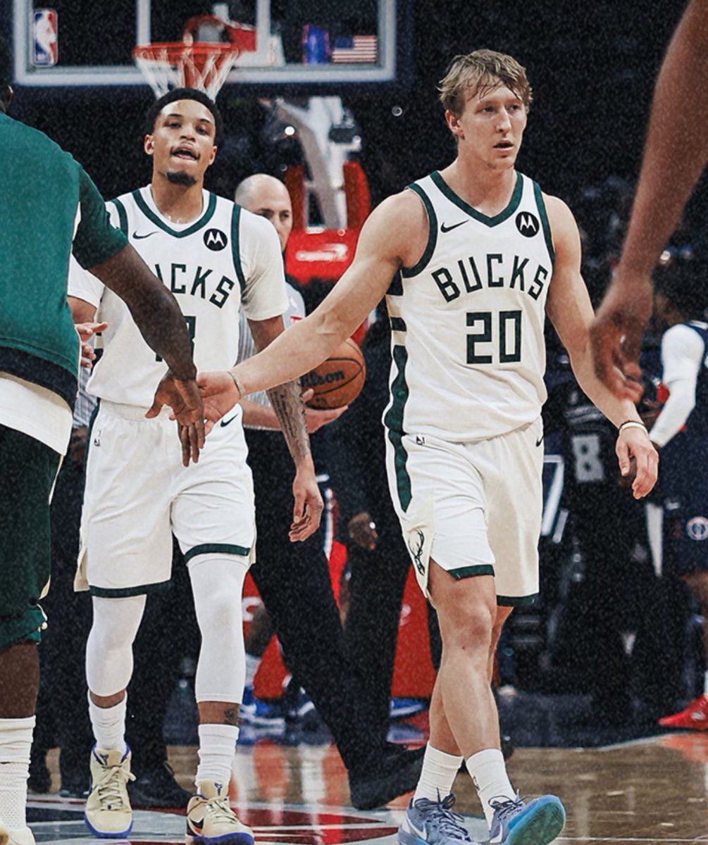 Bucks Lead tweet media