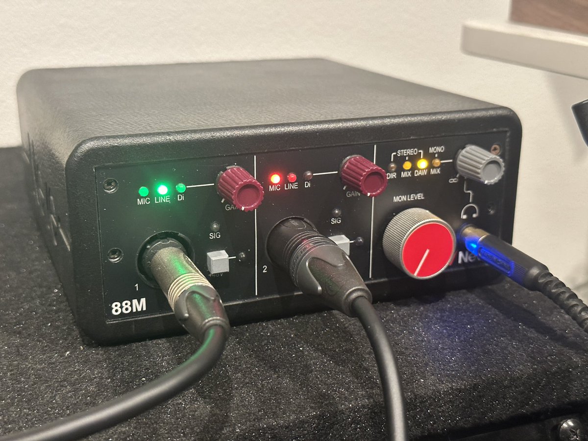 本日は11時間にわたって5曲のレコーディングでした！