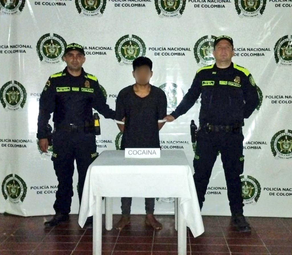 En el marco de los planes contra el tráfico local de estupefacientes en #ElPital, fue capturado un hombre conocido como ‘Yatacue’, sorprendido en el barrio La Esperanza con varias dosis de cocaína listas para su distribución.

#HuilaMásSeguro