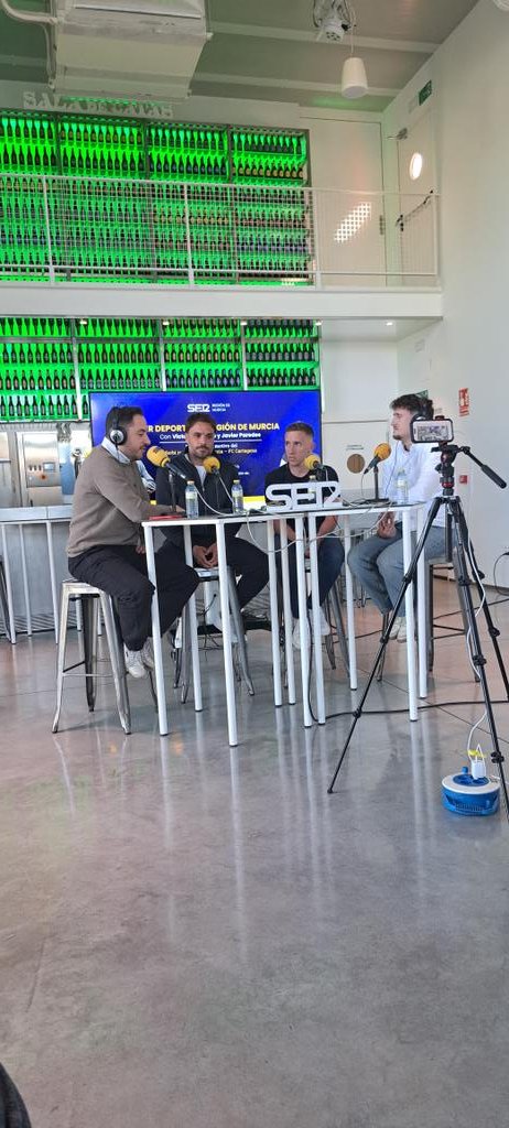 fran_dols's tweet photo. Desde la sala de catas de estrella levante, en directo wn @SER_Murcia https://t.co/BTKKSe2m6D