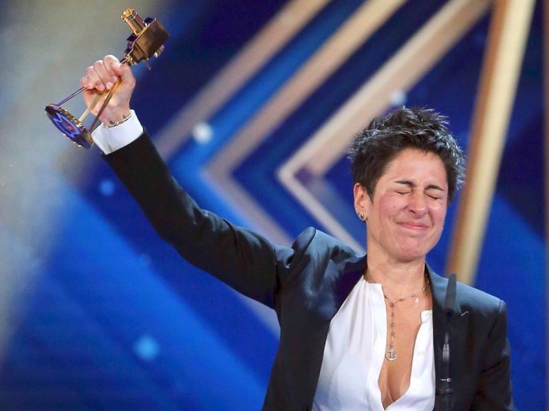 Gert_Woellmann's tweet image. Merke: Hayali trägt keinerlei Verantwortung für Sendungen des „heute journals“, die sie lediglich moderiert. Und für die sie Fernsehpreise bekommen hat. 😌
#Sprechpuppe