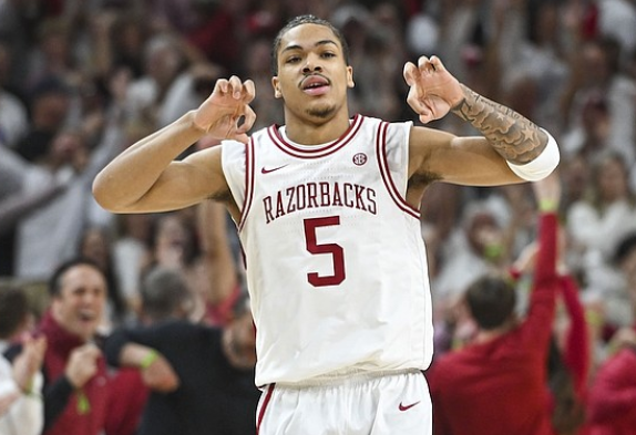 Aaron_Torres's tweet image. The wildest part of Darius Acuff's game last night wasn't the 49 points.

It's that

* He got 49 points on a crazy efficient 59% shooting (16 of 27 FG)
* While turning the ball *one time* in 50 minutes of play.

I keep saying it: We may never see a freshman guard like this again