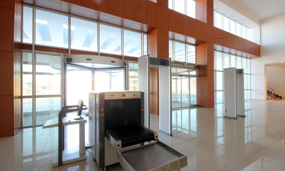 UNISOLIntl_NA's tweet image. Metal detection isn't just for airports anymore.

Schools, hotels, and manufacturing sites are using modern screening tech to improve safety without slowing people down or disrupting their experience.

Smarter. Faster. More human-centered security.

#SecurityTech #RiskPrevention