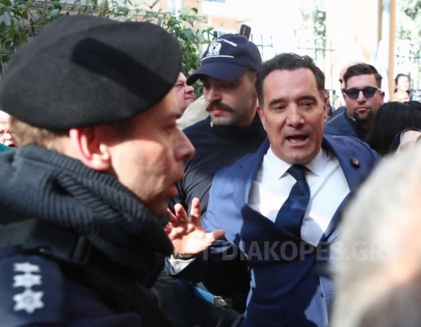 _SimonLeone's tweet photo. Υπουργός Υγείας

Φωτό Νο.1

Χαρτί Υγείας

Φωτό Νο.2 https://t.co/tjmEWxVrmB