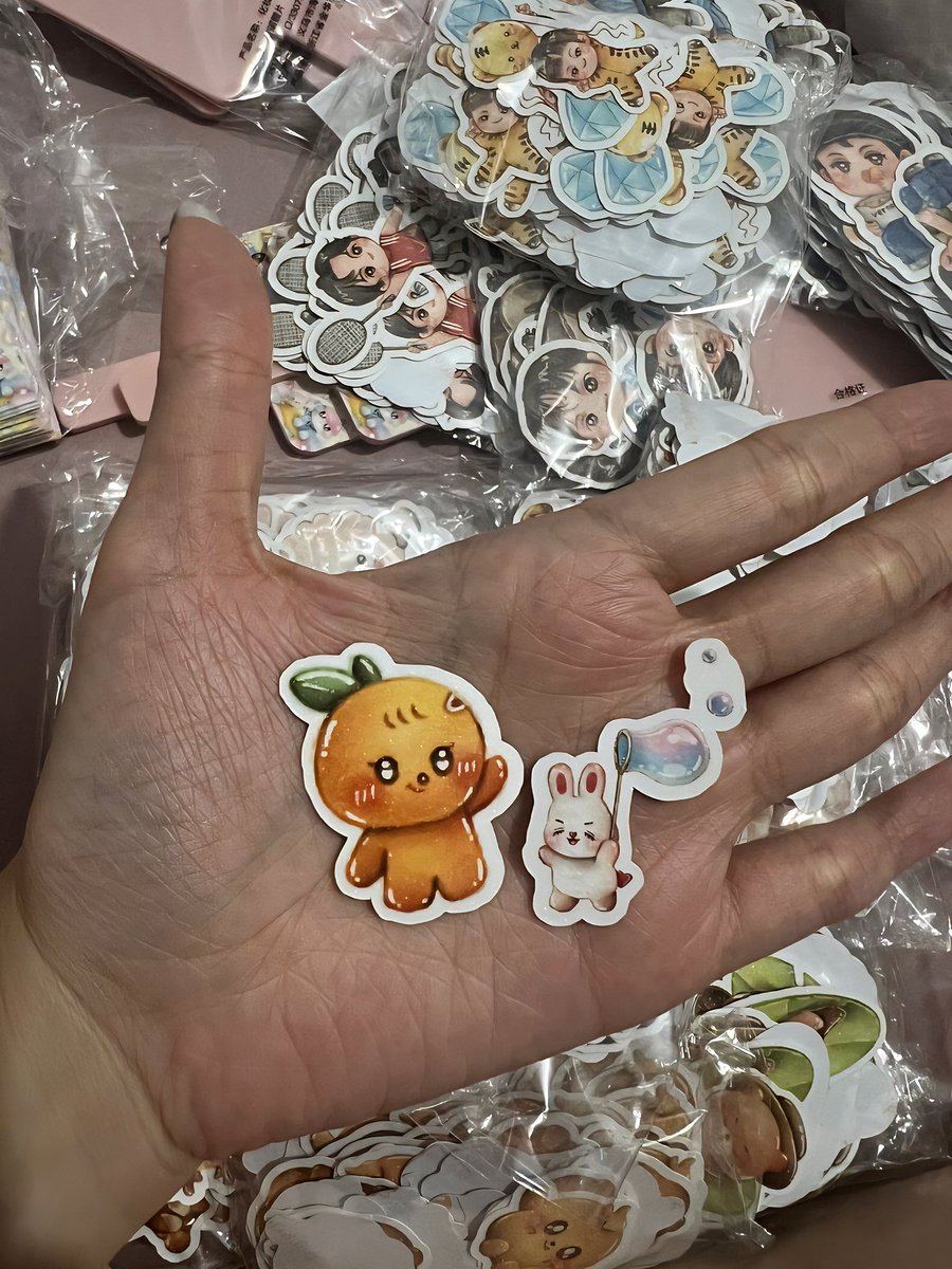 CheolsNoona's tweet photo. SEVENTEEN New_ SG Freebies!!!
See u there!

Cc. @kookiedoughbars 💖 https://t.co/jkwt7PFNdZ