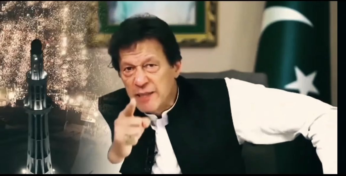 PTIofficial's tweet photo. “کوفہ کے لوگوں کو معلوم تھا کہ حضرت امام حسینؓ راہِ حق پر ہیں، لیکن انہوں نے یزید کے خوف سے اسلام کی تاریخ کا سب سے بڑا سانحہ ہونے دیا۔ خوف انسان کو غلام بنا دیتا ہے۔”
- عمران خان

#مزاحمت_خان_کی_رہائی_تک
#ComeToStreetsForKhan https://t.co/T4LOofNZ1k