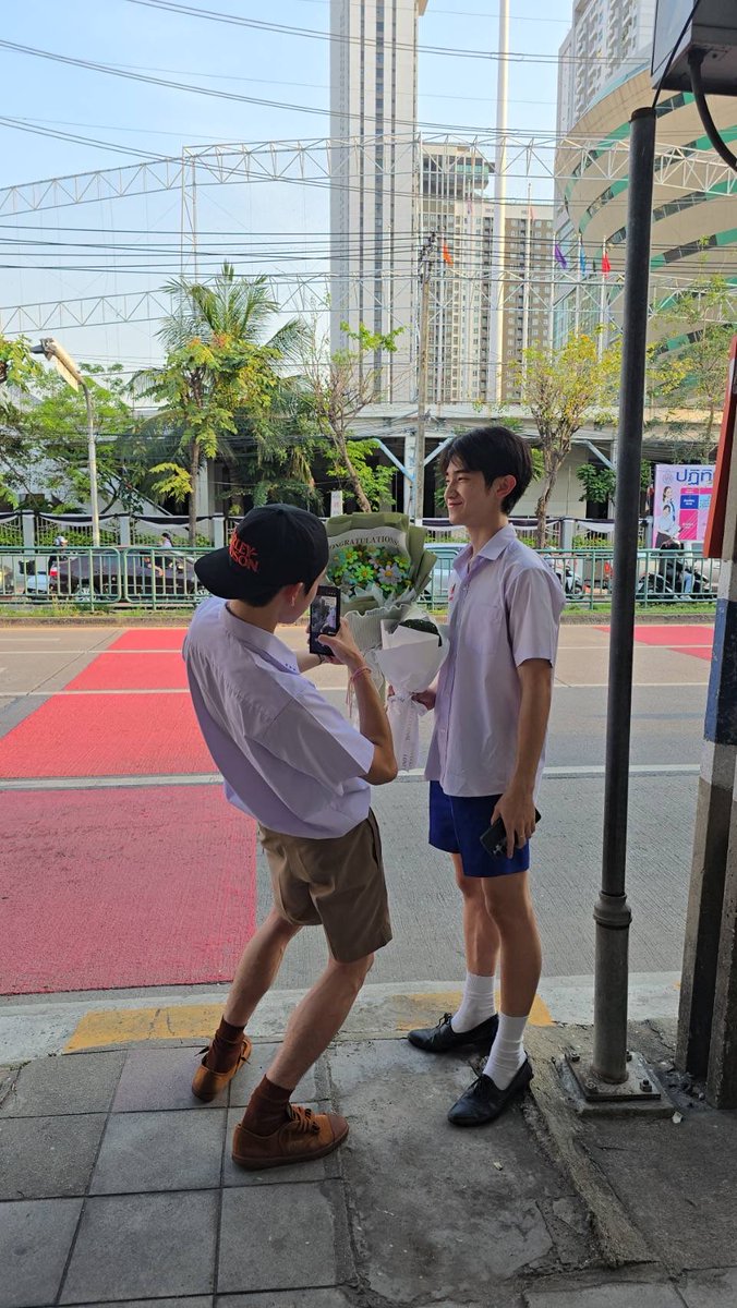 ถ่ายธรรมดาโลกไม่จำ 😏

ALMOND FROM SCHOOL TO STAR

#พี่แอลม่อนมอหกจบแล้วค้าบ 
#Almondbabybigboy 
#ProgressPassawish 
#AlmondProgress 
#PSPW #ด้อมภภ