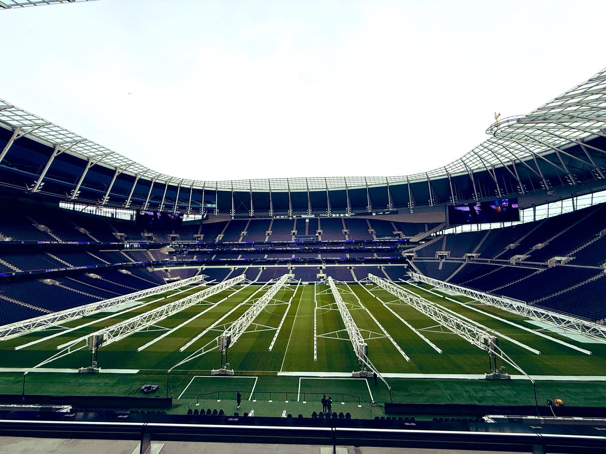 ....S e z z y…. tweet media