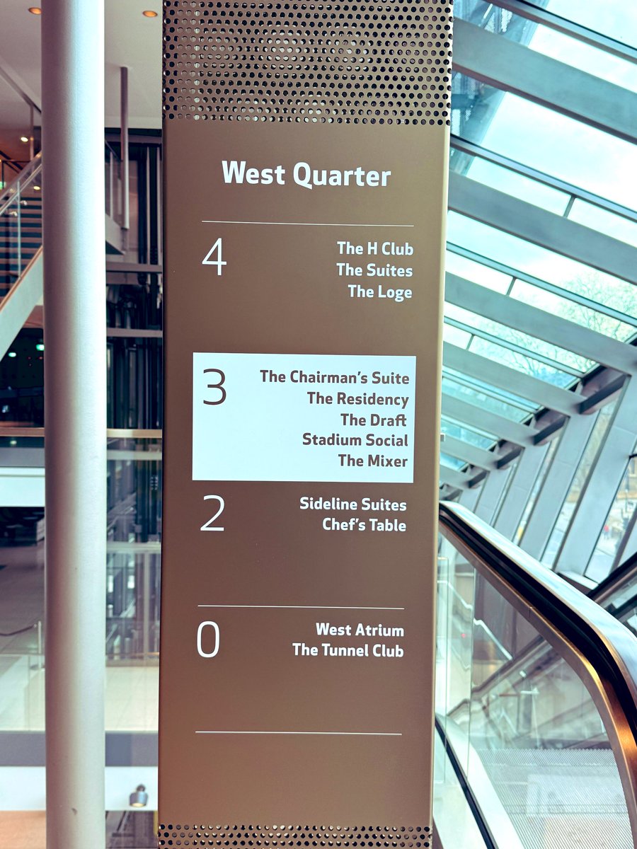 ....S e z z y…. tweet media