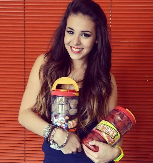 Los dreamers hablando más de las portadas de Kenia que de esto, Paola ya no tiene fans solo haters de Kenia