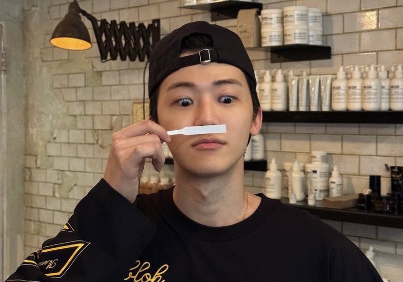 jaemin as your silly bf who looks like a model but acts like this 24/7