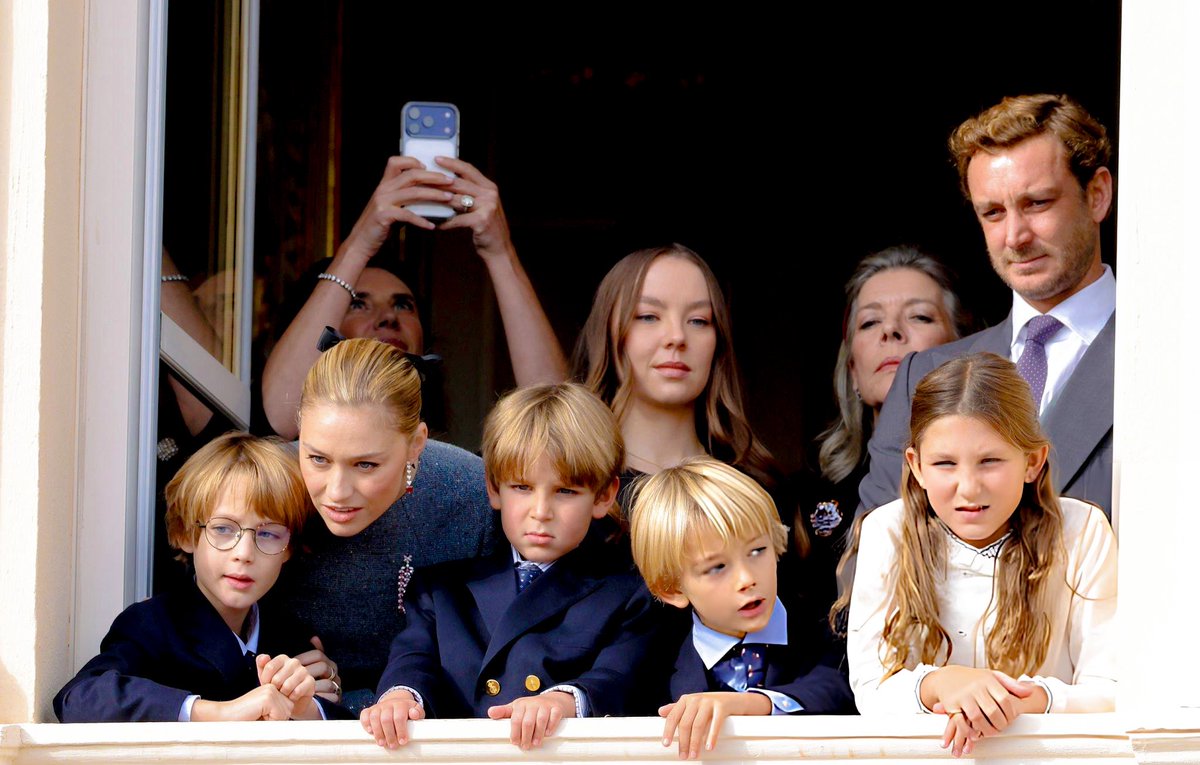 royalchildren_'s tweet photo. #TatianaSantoDomingo #IndiaCasiraghi #MaximilianCasiraghi #PierreCasiraghi #BeatriceBorromeo #StefanoCasiraghi #FrancescoCasiraghi #RaphaelElmaleh #BalthazarRassam #PrincessCaroline and #PrincessAlexandra attend the Monaco's National Day celebrations 🇲🇨 -November 19th 2025. https://t.co/xrF4xcvyOz