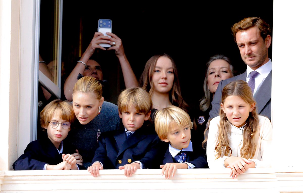 royalchildren_'s tweet photo. #TatianaSantoDomingo #IndiaCasiraghi #MaximilianCasiraghi #PierreCasiraghi #BeatriceBorromeo #StefanoCasiraghi #FrancescoCasiraghi #RaphaelElmaleh #BalthazarRassam #PrincessCaroline and #PrincessAlexandra attend the Monaco's National Day celebrations 🇲🇨 -November 19th 2025. https://t.co/xrF4xcvyOz
