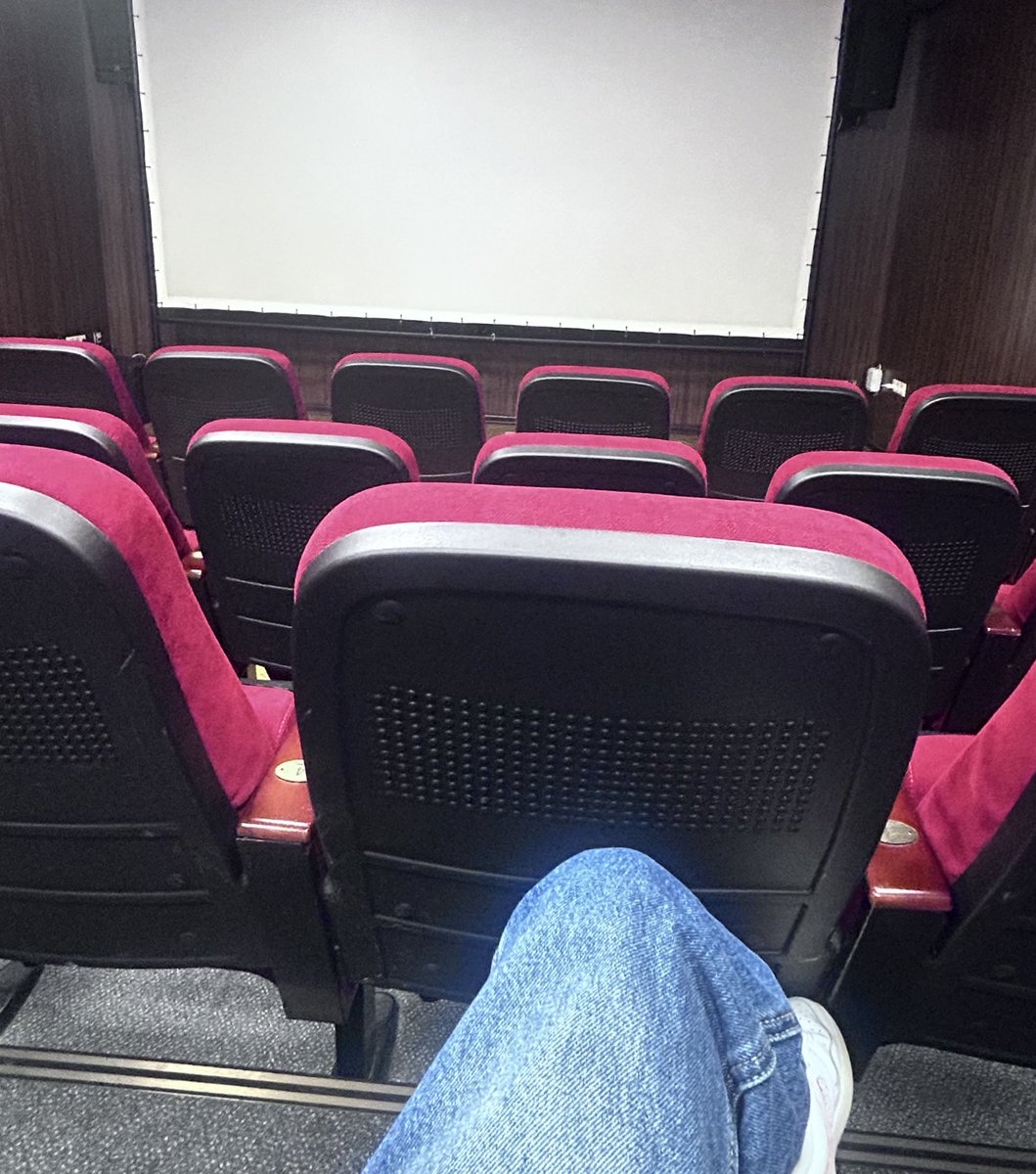 jumpingbhs's tweet photo. your unemployed cinephile friend on a random thursday https://t.co/o19UwWMpuL