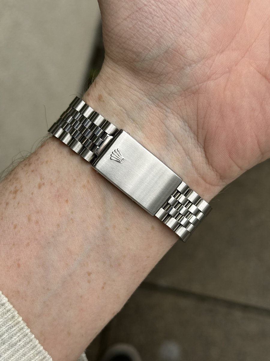 Genevawrist tweet media