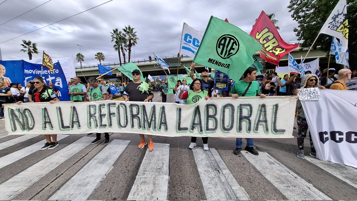 El #PAROGENERAL se siente con fuerza en #Mendoza #NoALaReformaLaboral