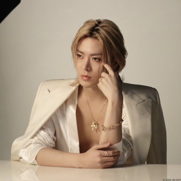 ‘เป็นเด็กฝึกงานอย่าทำตัวรุ่มร่าม’
‘คำก็เด็กฝึกงาน สองคำก็เด็กฝึกงาน ไม่ฝึกมันแล้วไหม’
‘แจม’
‘อือ รู้แล้ว ผมไม่ยอมให้พ่อพี่พาพี่ไปดูตัวที่ไหนอีกแล้ว รอผมก่อนนะคนสวย’