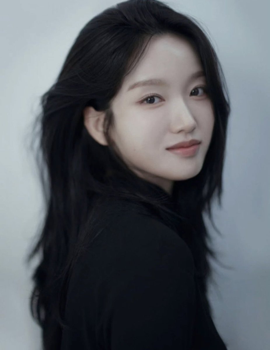 looblebase's tweet photo. Gowon’s acting profile shots have been released! https://t.co/CxOaMsQ63i