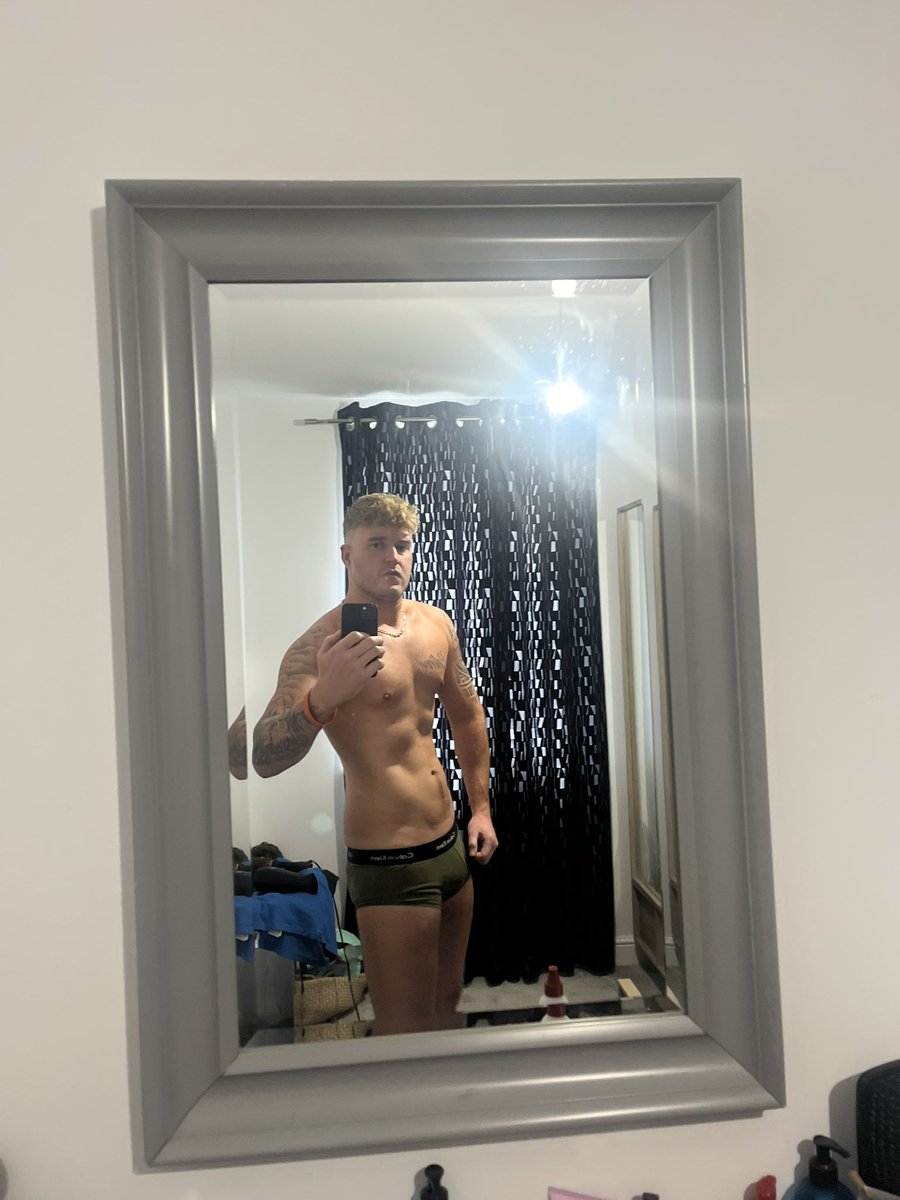 RT if u would 😈