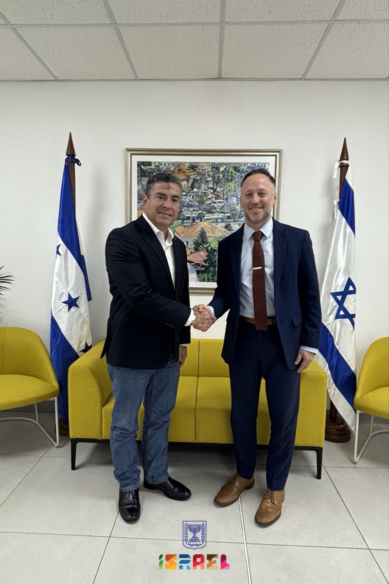IsraelHonduras's tweet photo. El Embajador de Israel en Honduras, Sr. @Nadavgoren , sostuvo una reunión productiva con el alcalde municipal de Siguatepeque, el Sr. Jorge Valeriano abordando temas de interés común y cooperación futura. Seguimos fortaleciendo la presencia de Israel en la región y construyendo puentes que acerquen a nuestros pueblos. 🇮🇱🤝🇭🇳