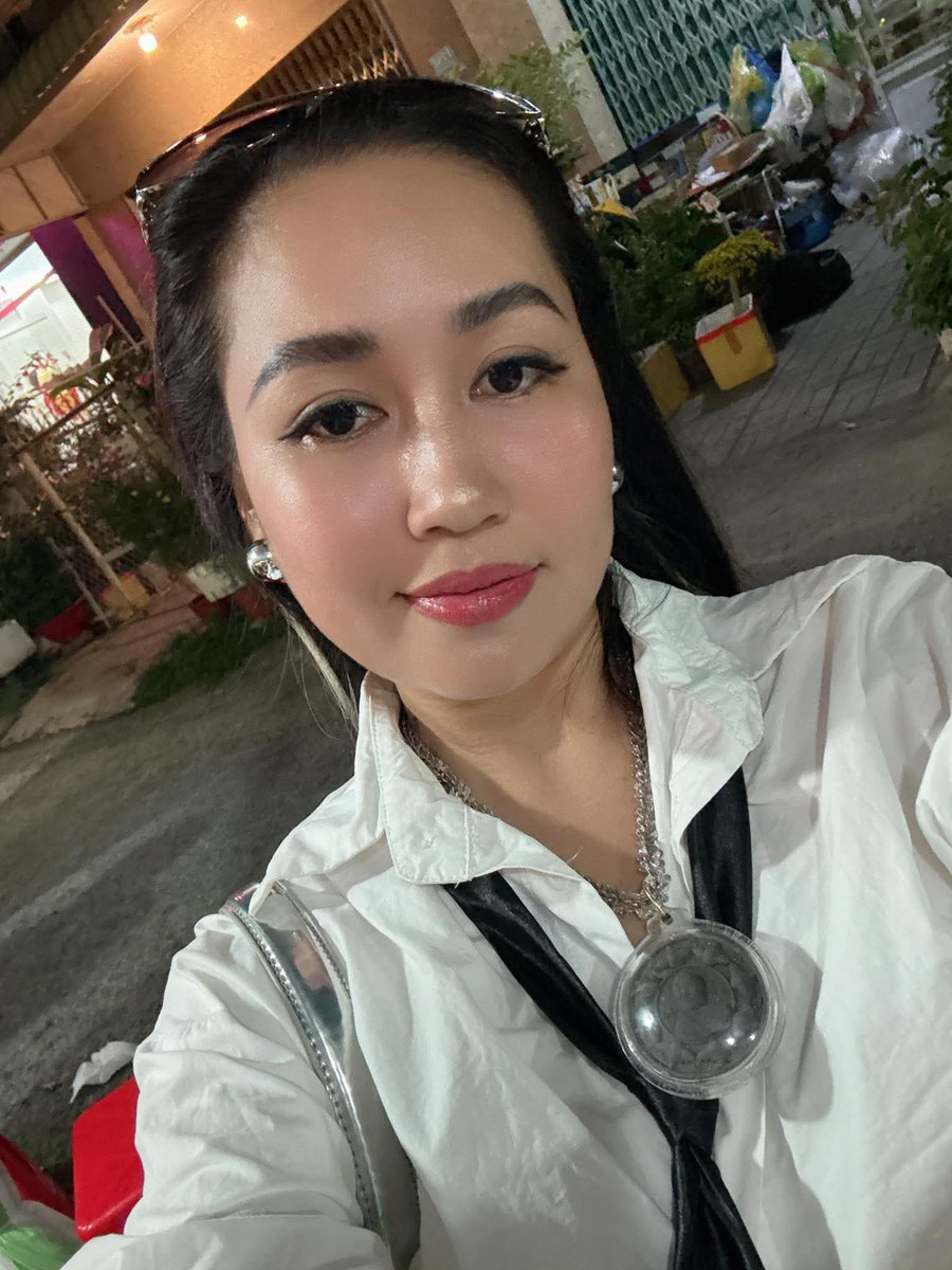 Lê Nguyệt tweet media