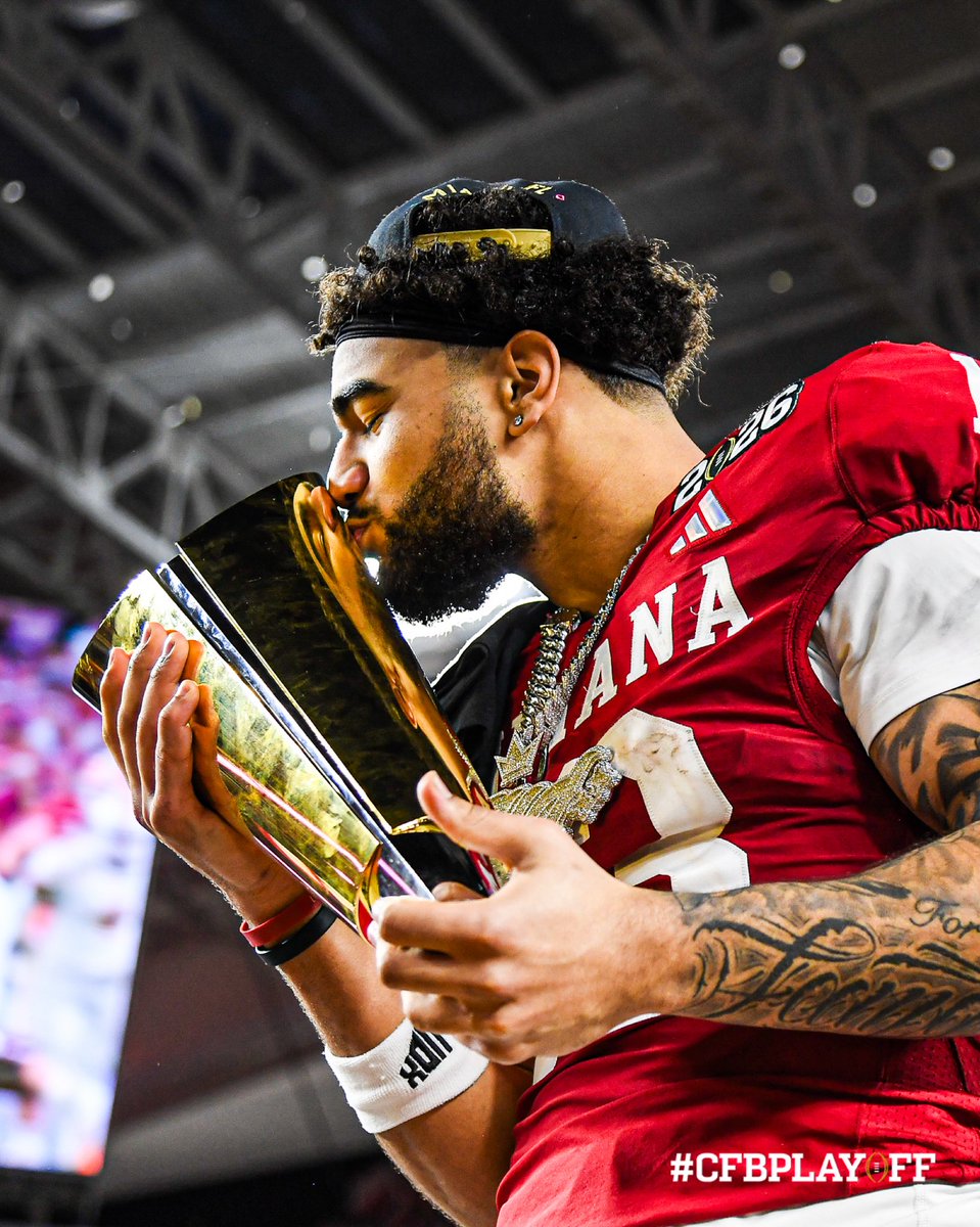 CFBPlayoff's tweet image. One month ago today, the Indiana Hoosiers lifted their first CFP National Championship‼️🏆

#CFBPlayoff