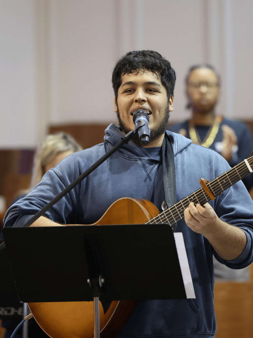 BrewtonParker's tweet photo. This week in chapel, we were reminded that “Lukewarm” faith is not about being perfect, but it is about surrender. In a culture of comfort, Christ calls us to be earnest and fully committed to Him. Join us in praying our students hear His voice and respond with courage. https://t.co/7X7cZejWmD