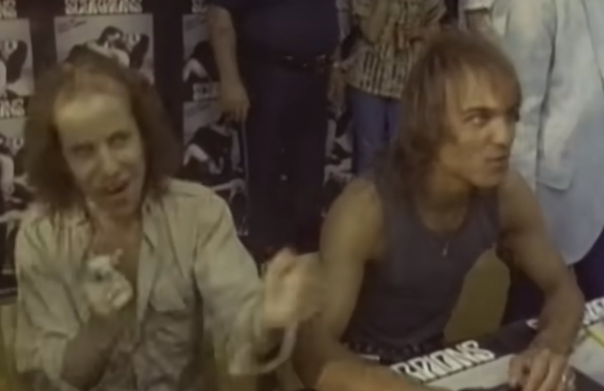 VirginRadioIT's tweet image. Il secondo #RevolverCult di oggi a @RevolverShow è Big City Nights degli #Scorpions. @VIRGINRINGO 
youtube.com/watch?v=LBJQEJ…