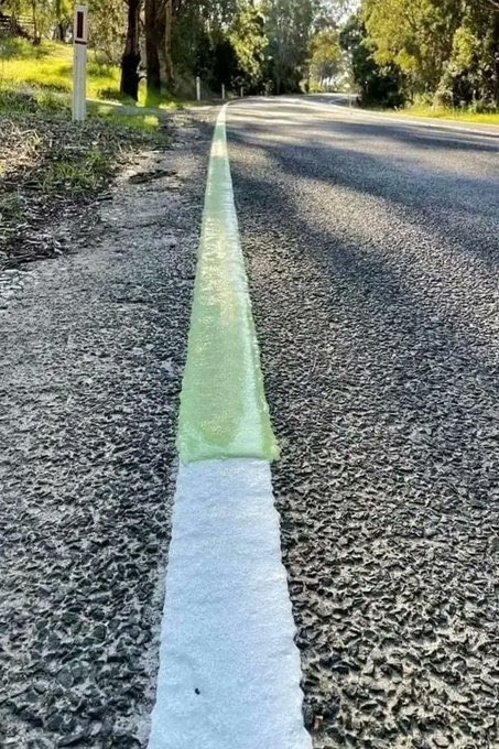 Mbakaza4L's tweet image. An Australian company has created fluorescent road markings for better visibility at night.