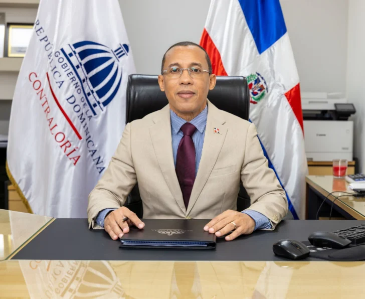 acentodiario's tweet photo. El contralor general de la República, Geraldo Espinosa Pérez, emitió la Resolución IN-CGR-RES-2026-0002, que establece una nueva normativa que regula el registro de contratos de alquiler y arrendamiento de inmuebles

Los detalles en https://t.co/kWOshmEOnG #Acento #AcentoDiario https://t.co/8s24WDg6XL