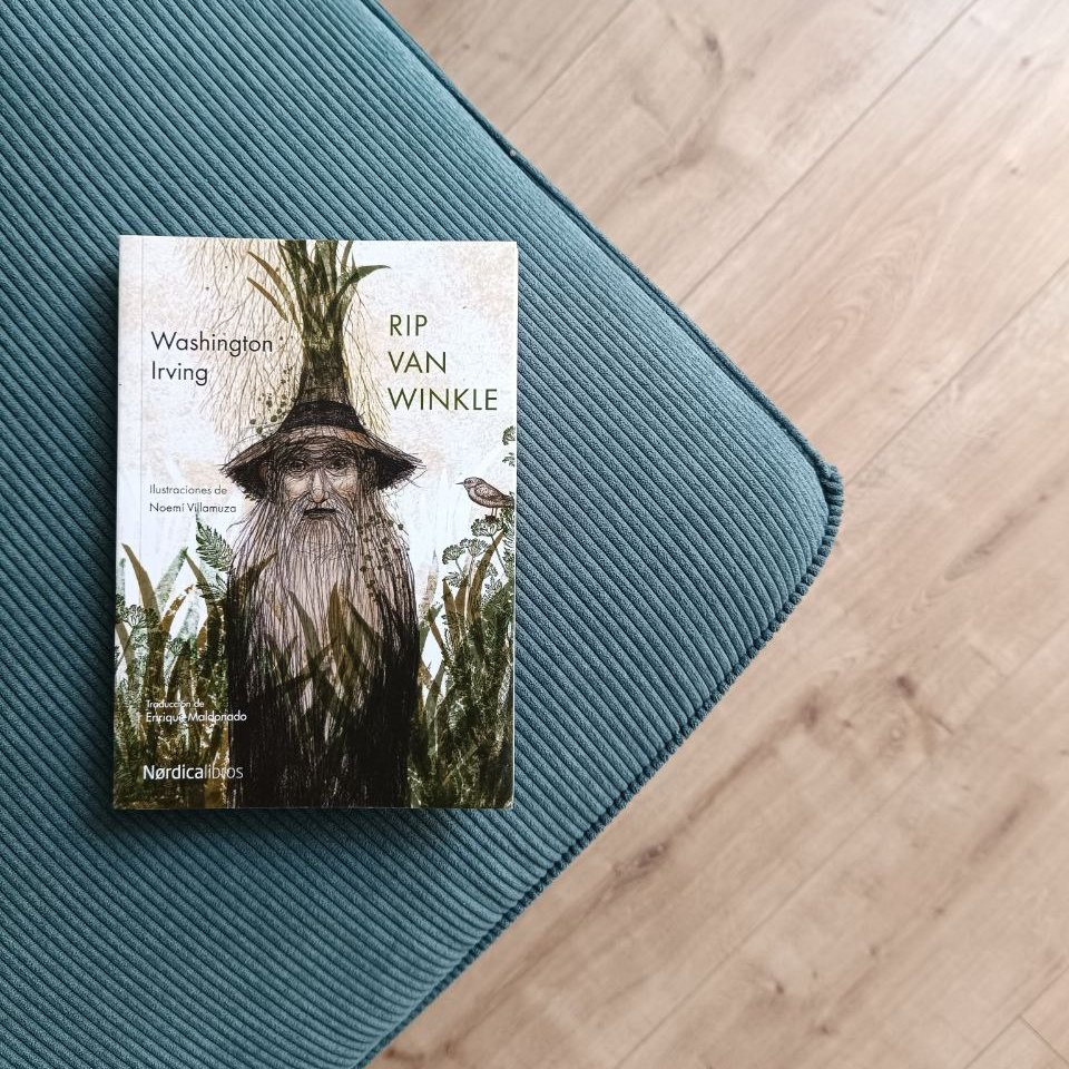 Un hombre se va al bosque para escapar de su vida…
se queda dormido…
y cuando despierta el mundo ya no es el mismo.
Así empieza Rip van Winkle.
Clásico, corto y más curioso de lo que parece. 👀

Reseña ya disponible en el blog.🌿

yoleonovela.com/2026/02/rip-va…