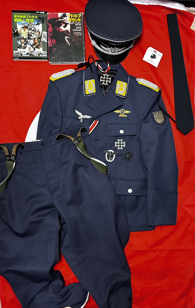 Walter殿からドイツ空軍の制服一式買った!!あとオマケで本やらネクタイ