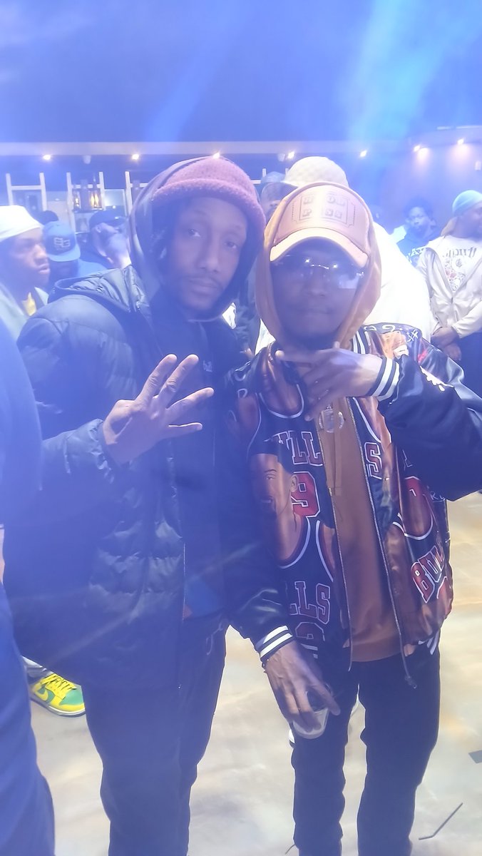 Real_MerkyWataz's tweet photo. IF U NEVA BEEN 2A #BMBL EVENT U SHUD SEE HOW DAT MICHIGAN CROUD IS SHOUT OUT 2 @TheReal_Calicoe and #Wintermadness KEEP DAT SHYT GOIN💯👌🏽 #FreeBillCollector @BilliamBattles SHOUT OUT 2 @SHOONEYDARAPPER @TOPBIZZY @ThekidJ_c YALL NOT HOLLYWOOD 💯💯👌🏽 https://t.co/kHqSJ3wsbs