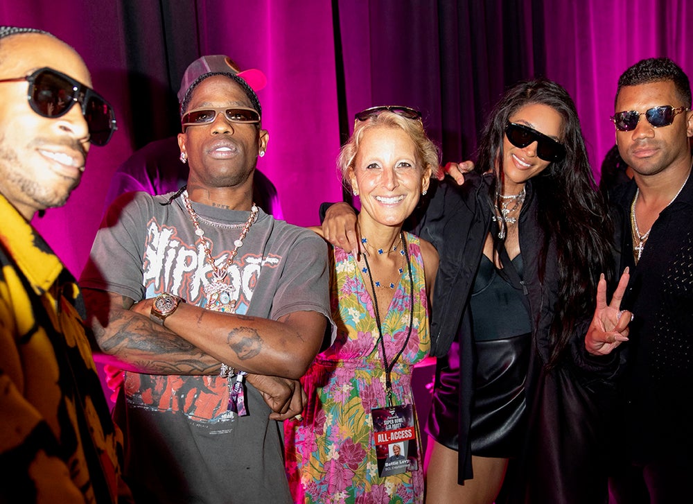 That's What She Does (TWSD) tweet media