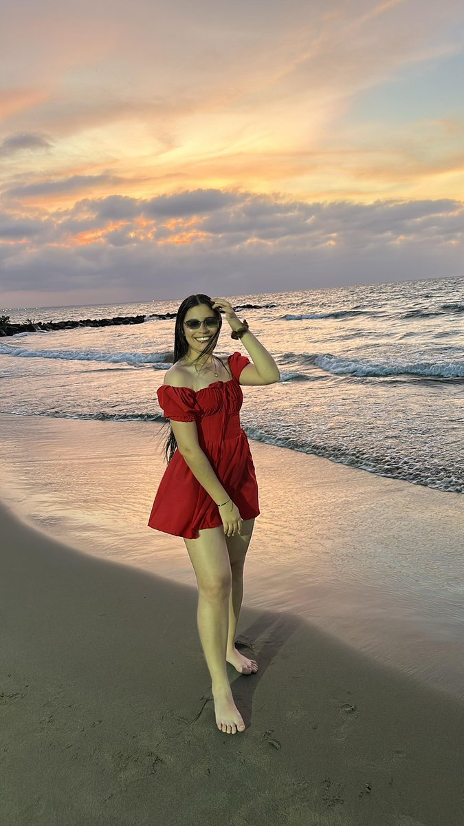 2LuisaMarulanda's tweet photo. Atardecer ❤️🌊 https://t.co/rTyc4kNBdz