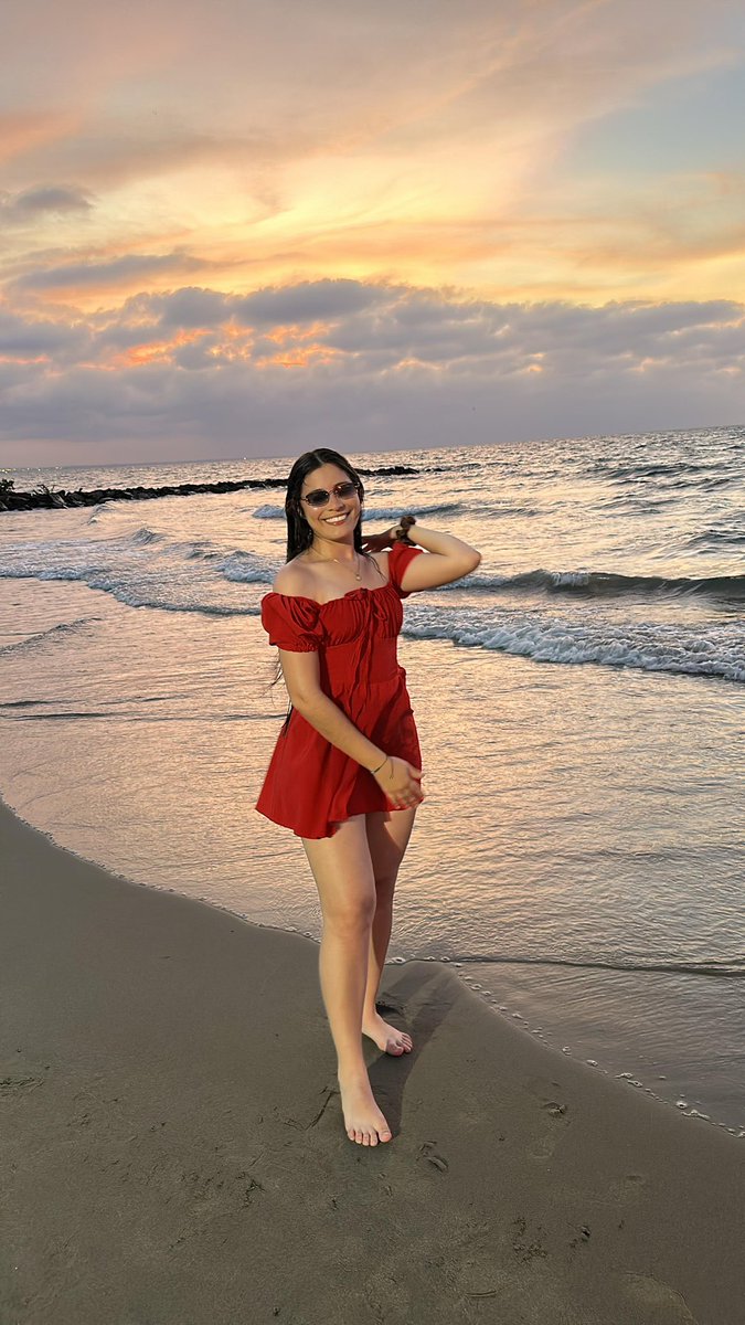 2LuisaMarulanda's tweet photo. Atardecer ❤️🌊 https://t.co/rTyc4kNBdz