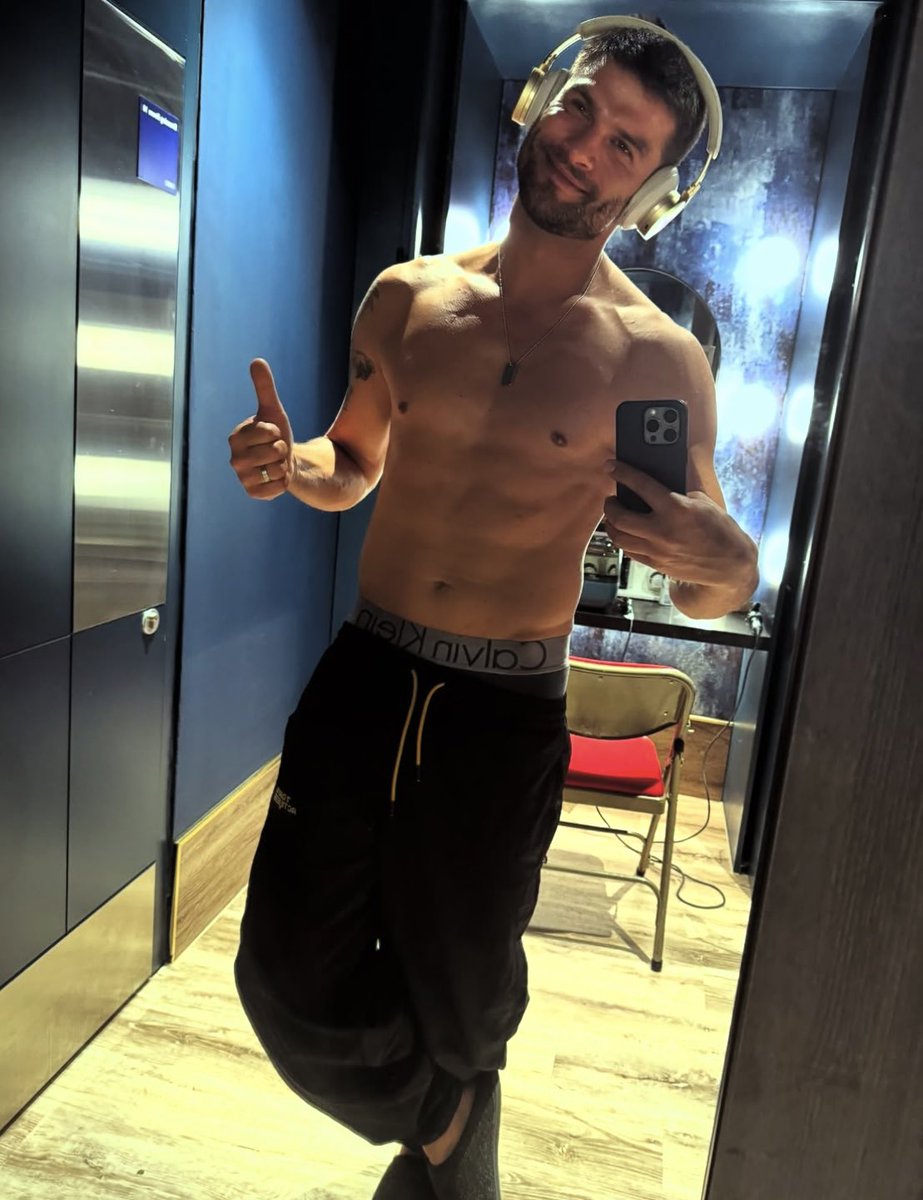 Strictly men 🪩 tweet media