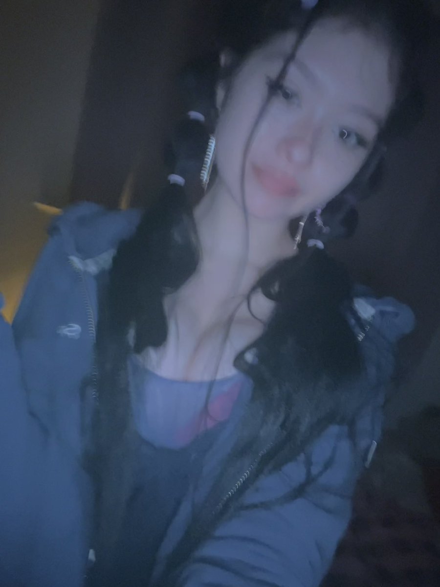 babydopesmoke's tweet photo. >smoke thc cart
>take selfie https://t.co/SxvgqkJHiX