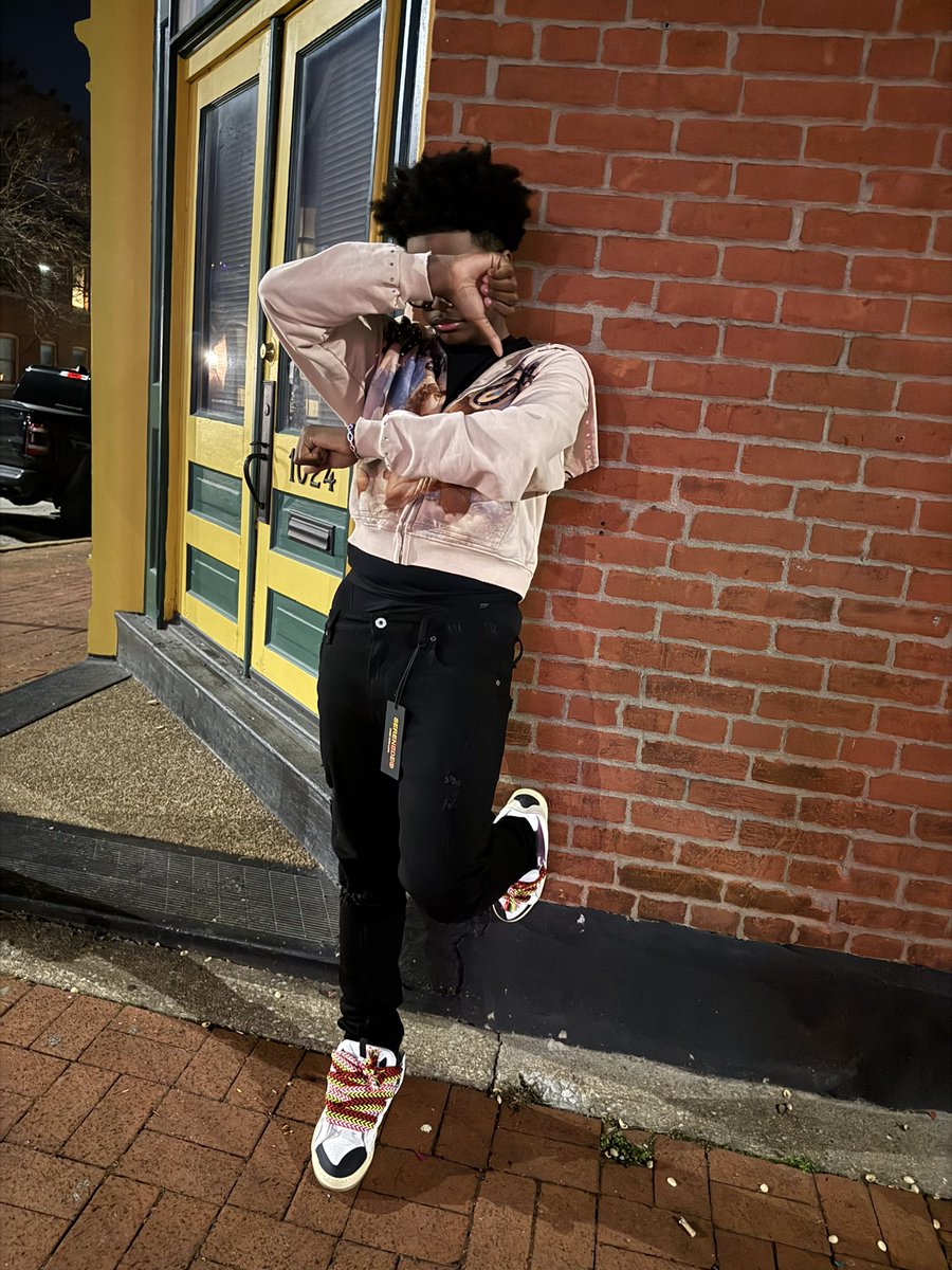 caughtbyp_'s tweet photo. 👎🏾❤️ https://t.co/r1luIEZom5